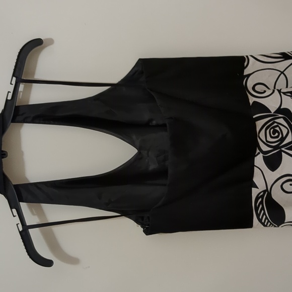 Liz Claiborne dress Size 12. New never worn with no tag. - Picture 2 of 4